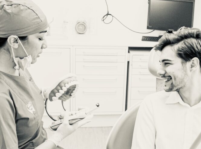 pulizia e sbiancamento dei denti per una corretta igiene orale presso lo Studio Sabiu a San Giovanni Suergiu