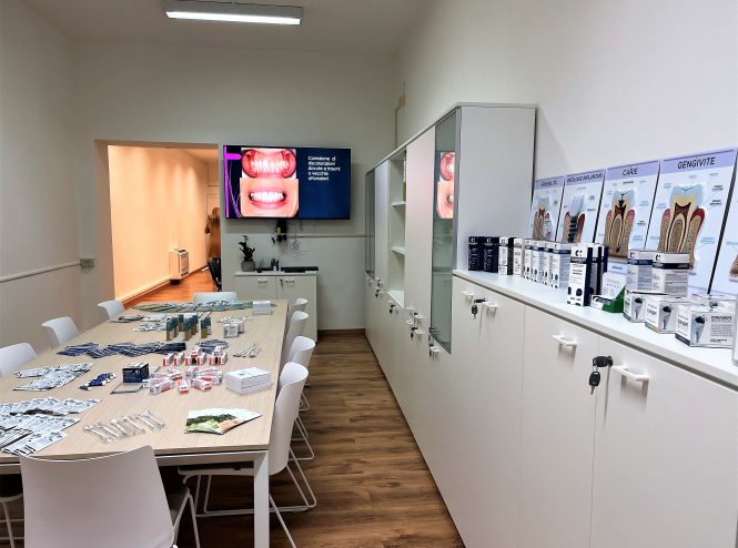 Sala riunioni e corsi specialistici per dentisti_Studio Sabiu San Giovanni Suergiu