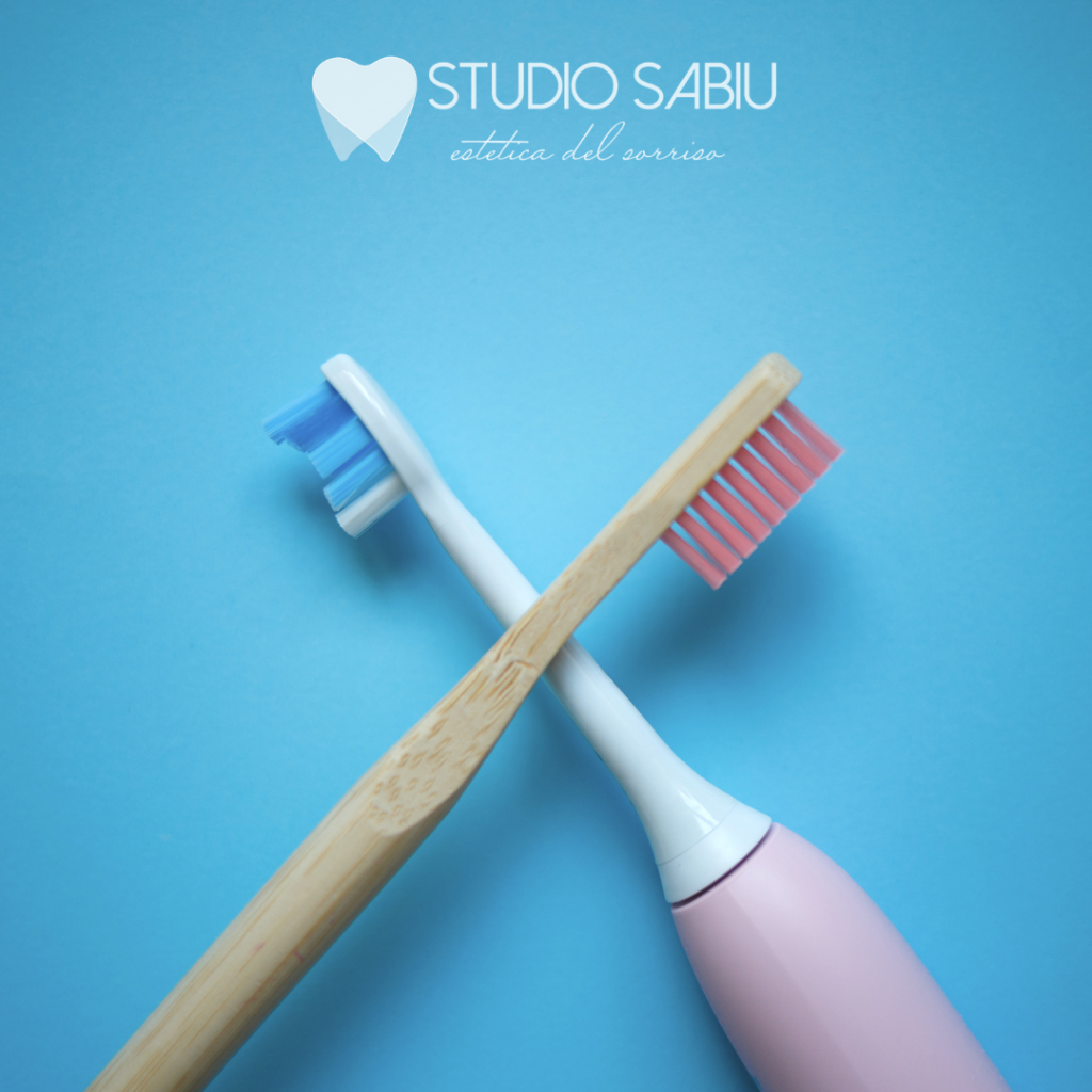 Studio Sabiu, differenze tra spazzolino elettrico e spazzolino manuale